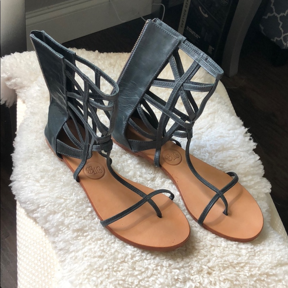 Sample Mariel’s Boudoir Gladiators